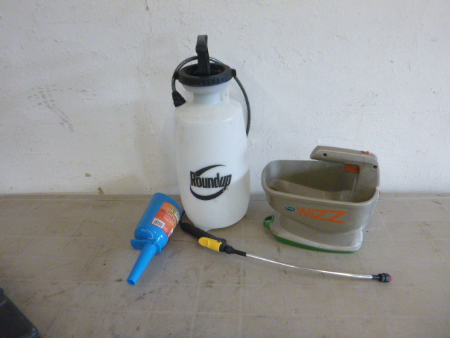 lot 69 image: Lawn Care Items