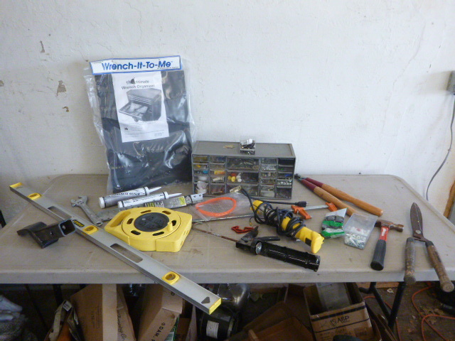 lot 79 image: Miscellaneous Garage Items
