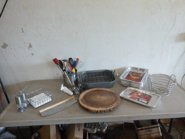 lot 87 image: Miscellaneous Kitchen Items