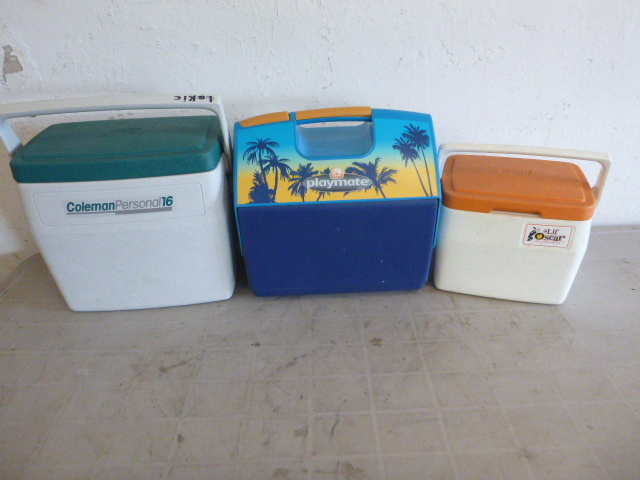 lot 94 image: 3 Coolers