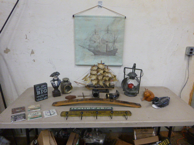 lot 102 image: Home Dcor