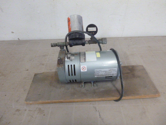 lot 122 image: Gast Vacuum Pump