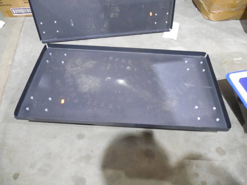 lot 61 image: MOVING CASTERS WITH 4 CASTERS