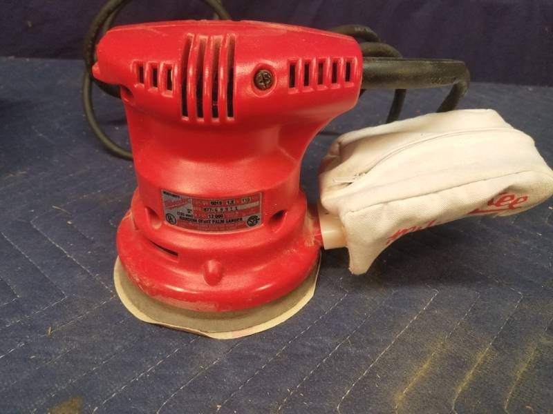 Milwaukee 5 Palm Sander
