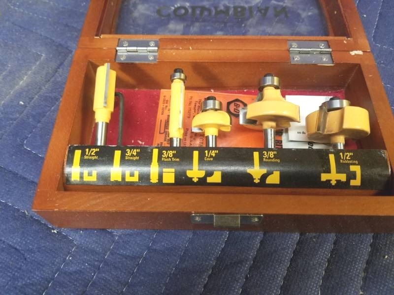 Router Bits w Tool Box
