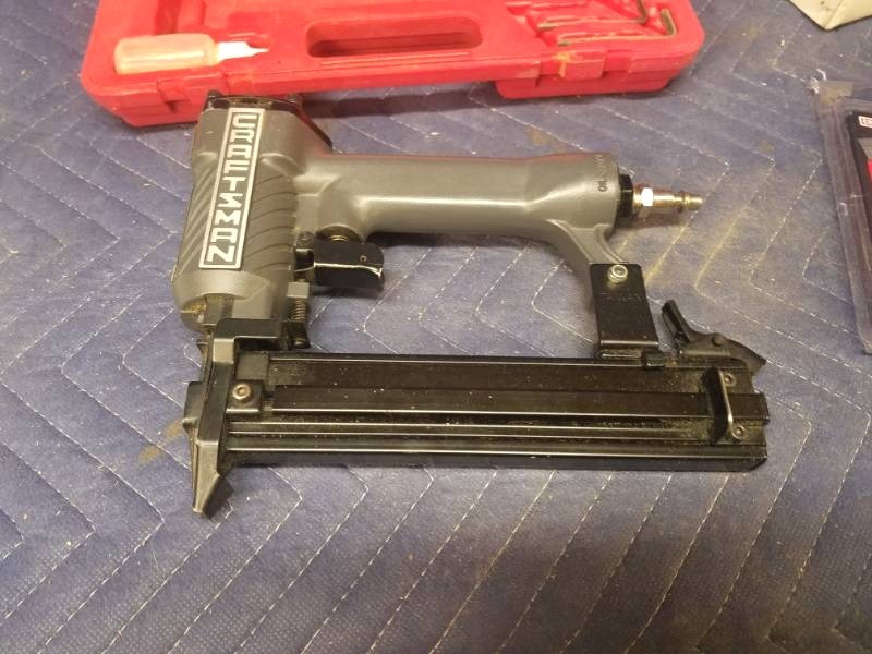 Craftsman Pneumatic Brad Nailer