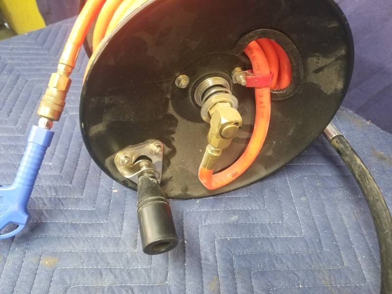 Air Hose &amp Wheel Mount