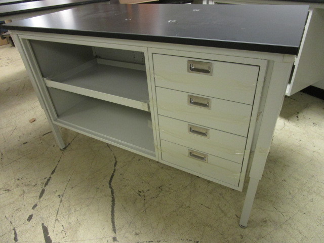 lot 403 image: HAMILTON SCIENTIFIC LAB TABLE