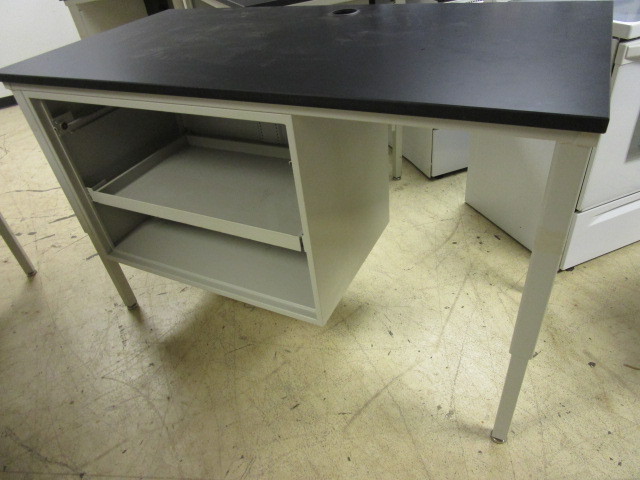 lot 404 image: HAMILTON SCIENTIFIC LAB TABLE