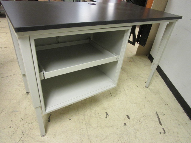 lot 407 image: HAMILTON SCIENTIFIC LAB TABLE