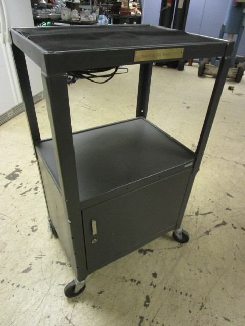 lot 441 image: AV CART