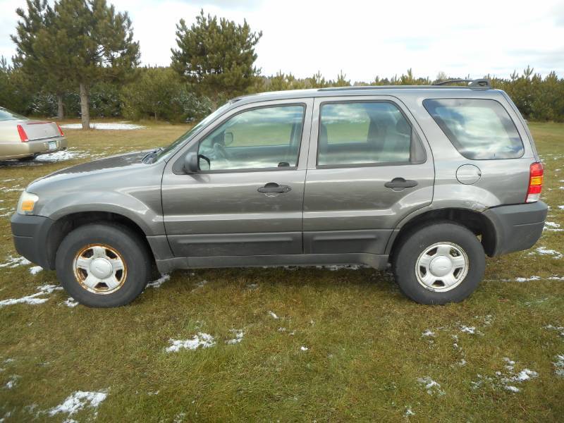 2005 Ford Escape XLS 4x4