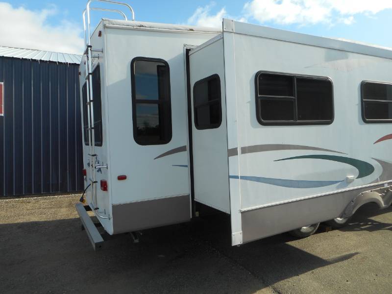 2005 Montana Mountaineer 5th Wheel Camper