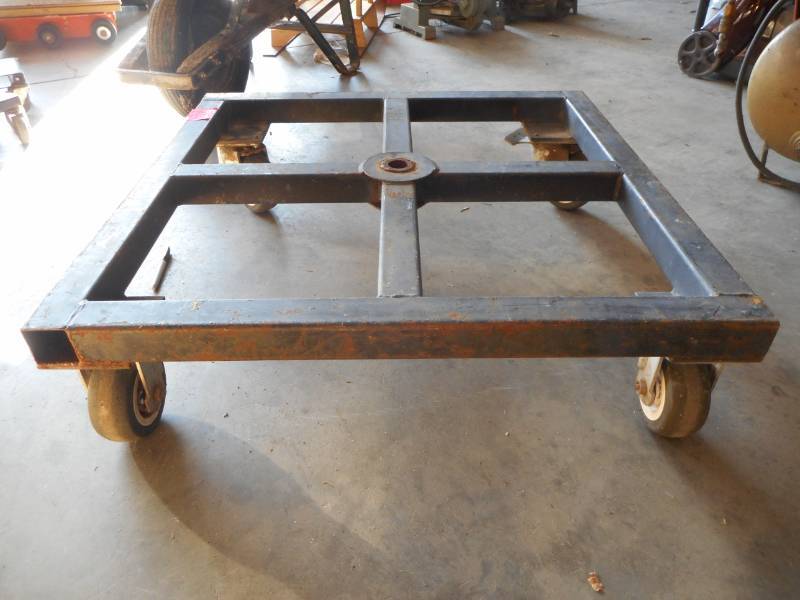 lot 8 image: Heavy-Duty Dollie