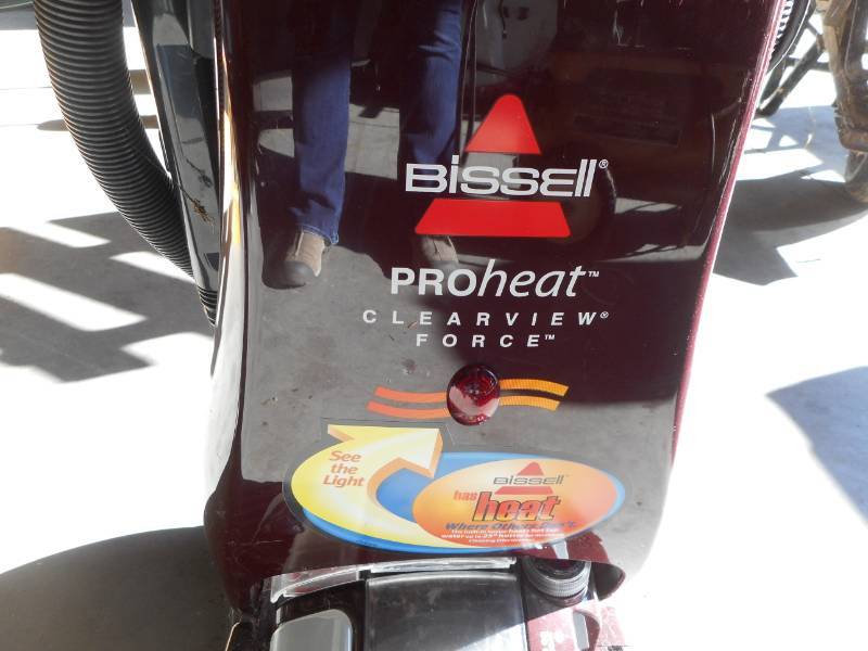 lot 20 image: Bissell ProHeat ClearView Force Carpet Cleaner