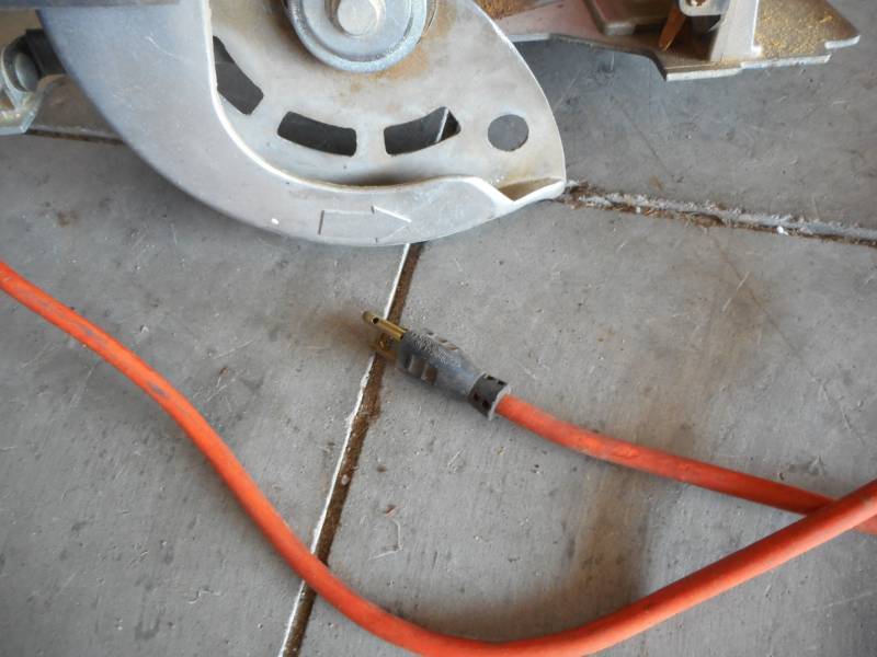 lot 29 image: Black & Decker Circular Saw