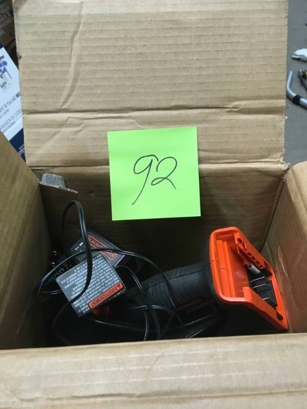 BLACKERDECKER 20V MAX Lithium 12 in. 2-Speed String TrimmerEdger- not used