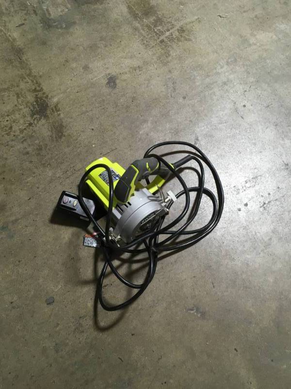 lot 124 image: RYOBI 4 in. Tile Saw- good condition