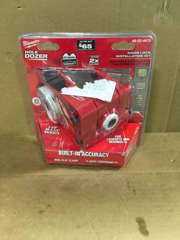 lot 26 image: Milwaukee Door Lock Installation Bi-Metal Hole Saw Set- open box