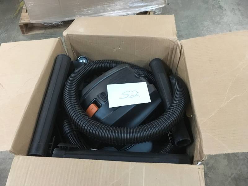 lot 52 image: 9 Gal. 4.25-Peak HP NXT WetDry Vac- good condition