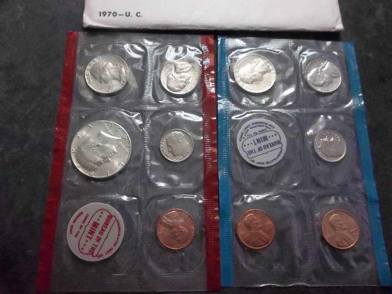 1970 US Mint Set P & D With Silver JFK Halves.