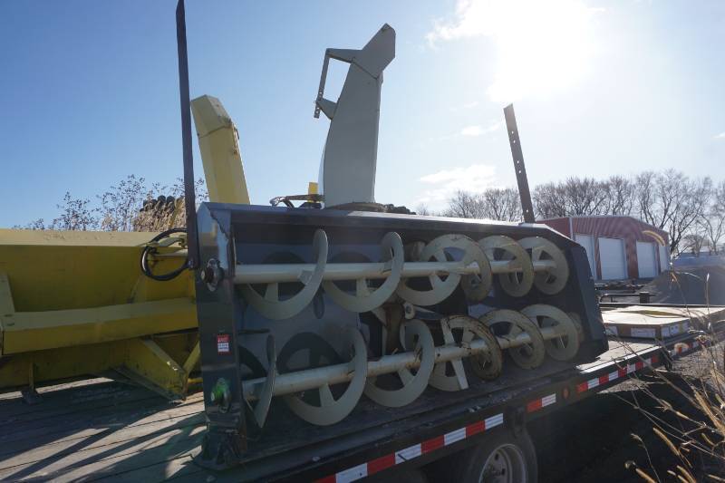 lot 2 image: Farm King Model 9620 8 2 Stage 3 PT Mount Snow Blower