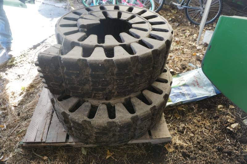 lot 4 image: Solideal Brand Over The Tires Skid Loader Skid Steer Rubber Tracks