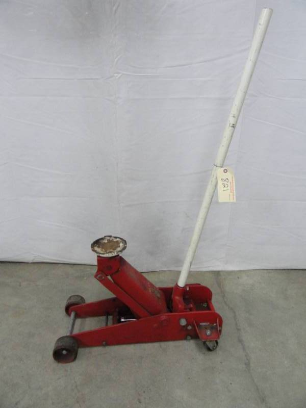 lot 821 image: 2 12 Ton Red Floor Jack