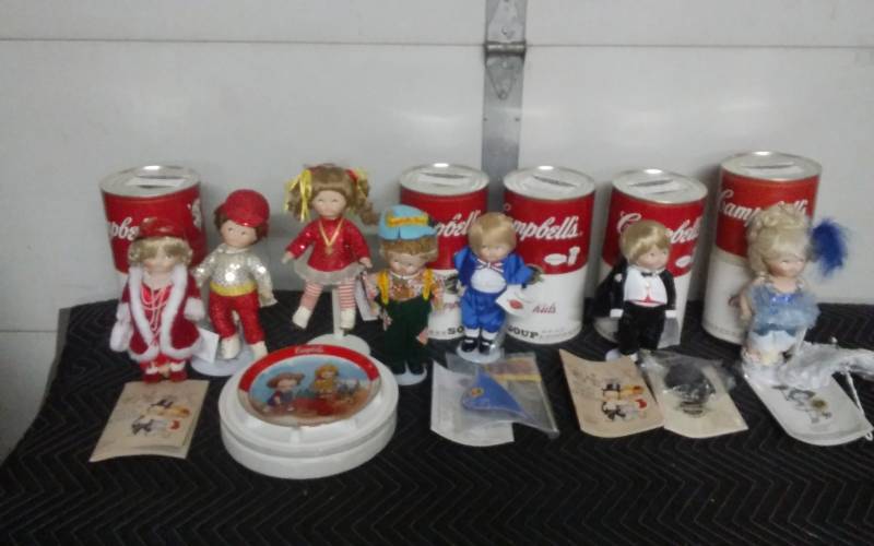 lot 21 image: Campbells Soup Collectibles
