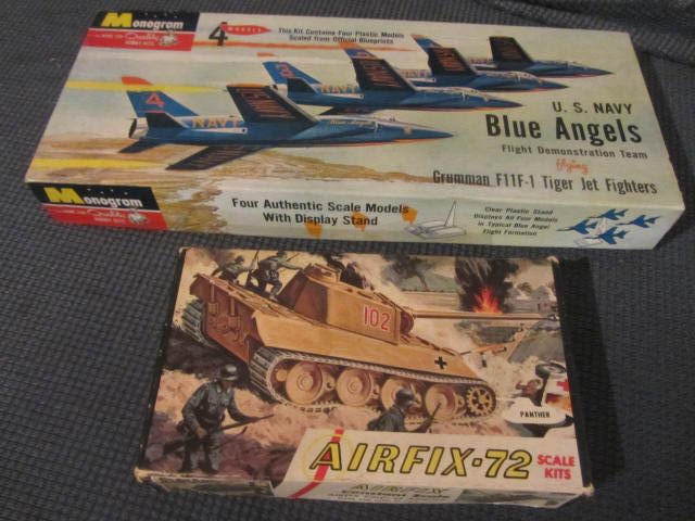 lot 13 image: Fighter Plane Model Kits