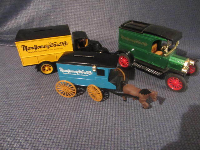lot 22 image: Cast Truck Banks