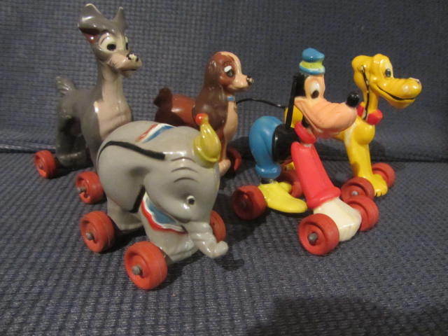 lot 24 image: W.Disney Cartoon Characters