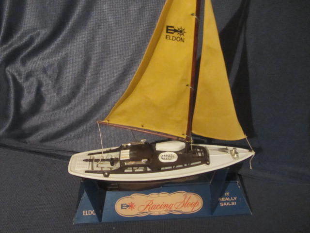 lot 25 image: Eldon Racing Sloop
