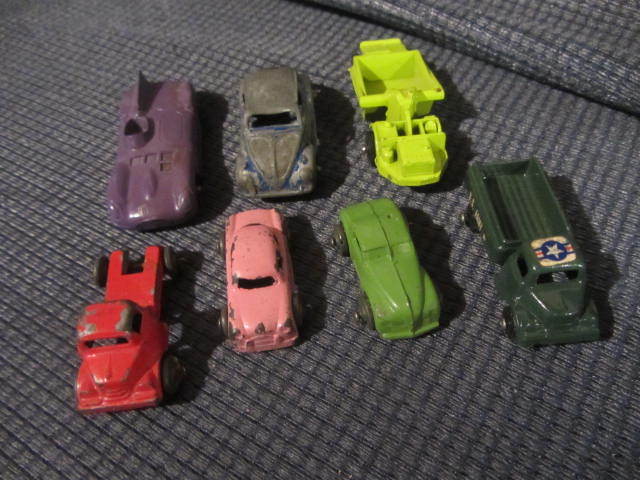 lot 33 image: Mini Cars, Tootsie