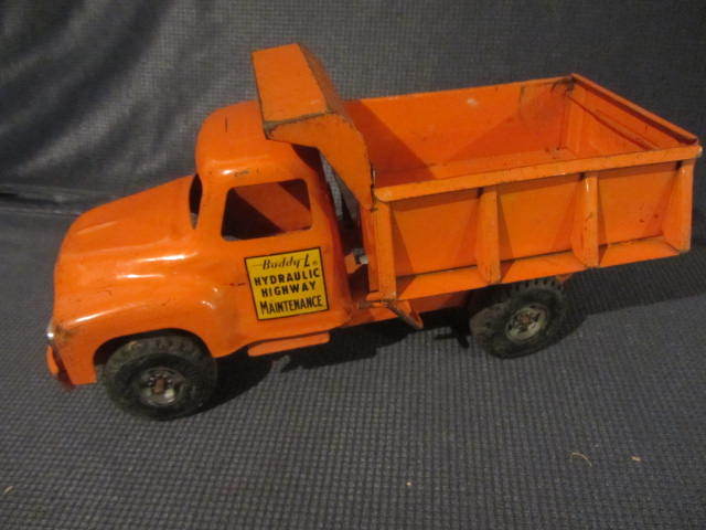 lot 55 image: Buddy L Hyd Dump Truck