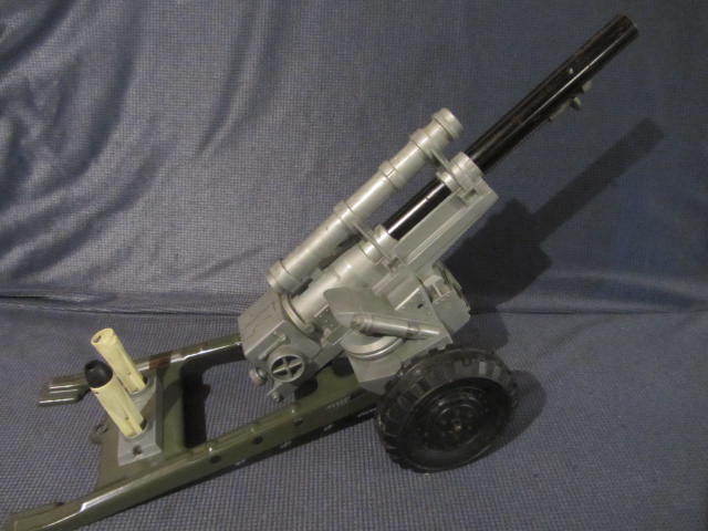 lot 67 image: Missile Launcher