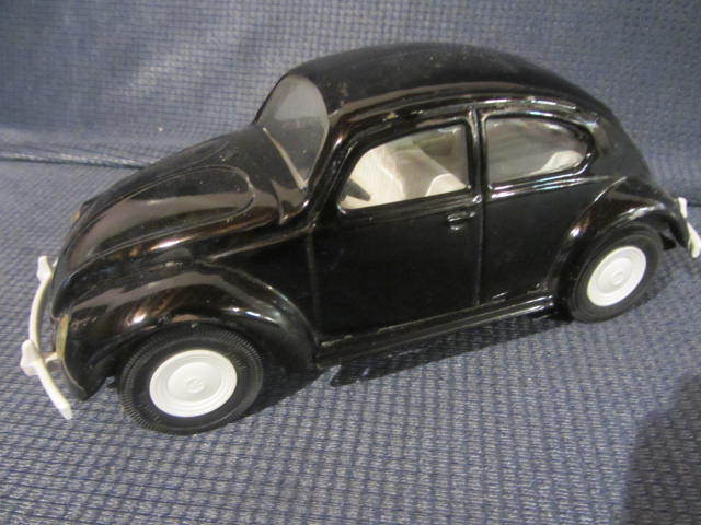 lot 84 image: Tonka VW Bug