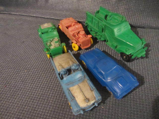 lot 103 image: Auburn Rubber Toys