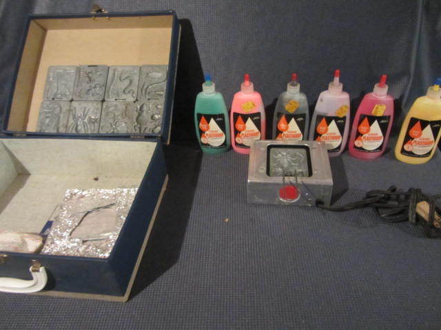 lot 129 image: Creepy Crawlers Kit