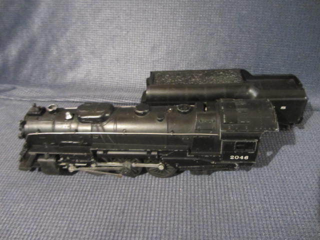 lot 133 image: Lionel Engine & Tender