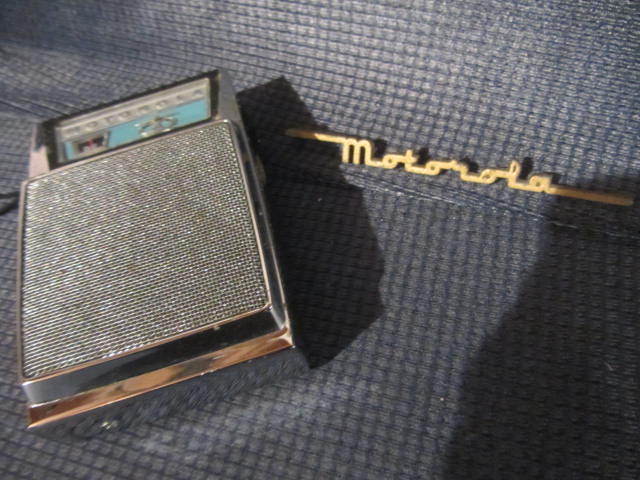 lot 135 image: Motorola Emblem, Radio