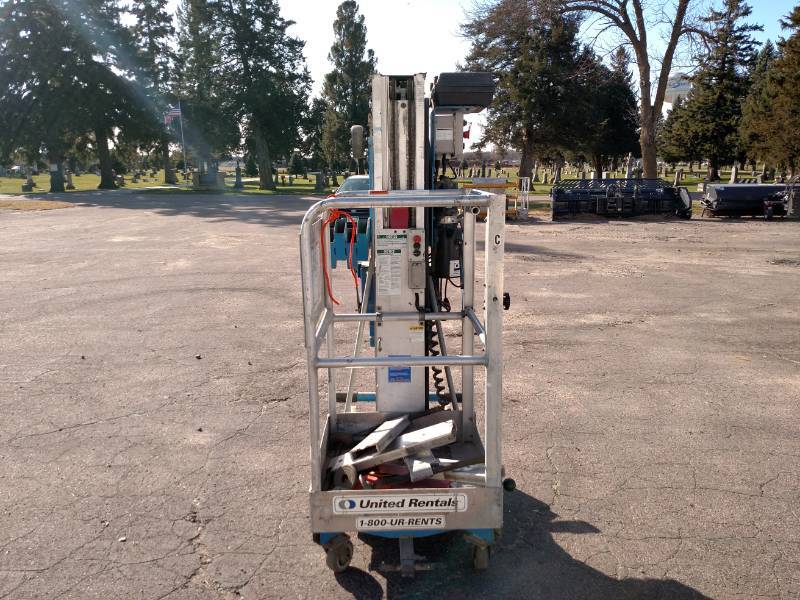 lot 16 image: Genie AWP25S Manlift, 350# Capacity...