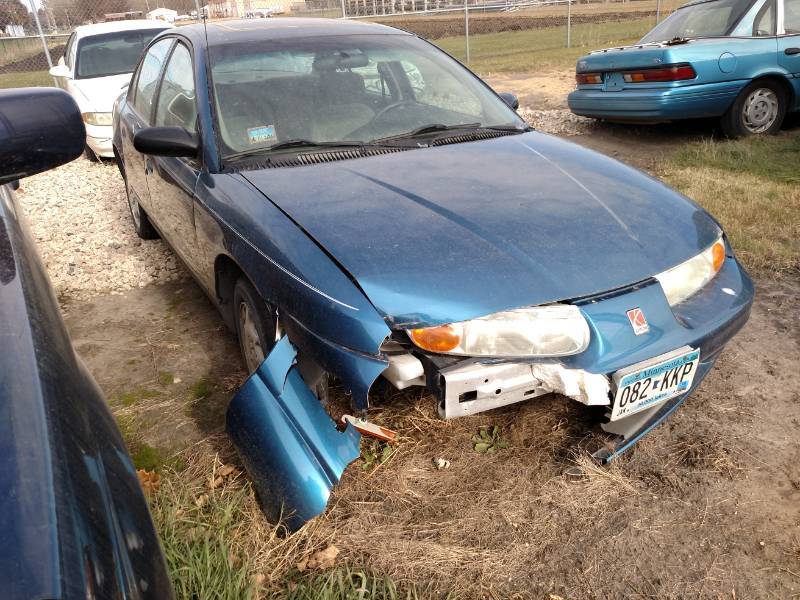 lot 8 image: 2002 Saturn 5 Spd. Manual Trans, VI...