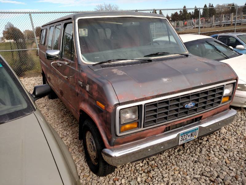 lot 10 image: 1983 Ford Van, AT, VIN 1FDDE14G2DHA...