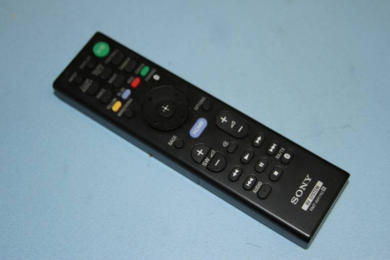 lot 21 image: Sony Home Theater Audio Surround Sound System - Soundbar, Satellite Speakers and Subwoofer