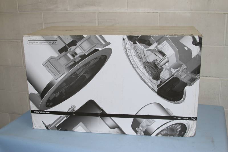 lot 7 image: Pair of NEW SoundTube CM600i 6.5 Flush-Mount Ceiling Speakers with BroadBeam Technology