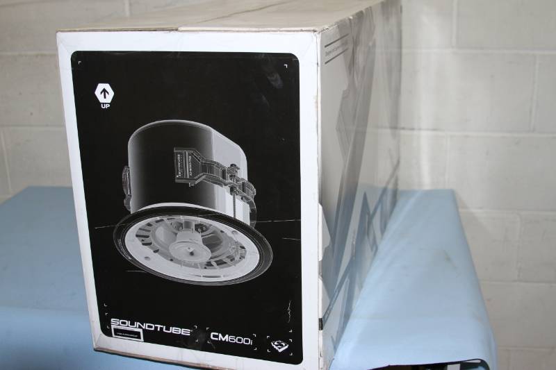 lot 8 image: Pair of NEW SoundTube CM600i 6.5 Flush-Mount Ceiling Speakers with BroadBeam Technology