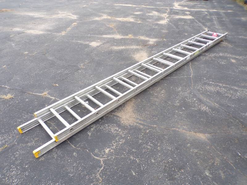 28 Aluminum Extension Ladder
