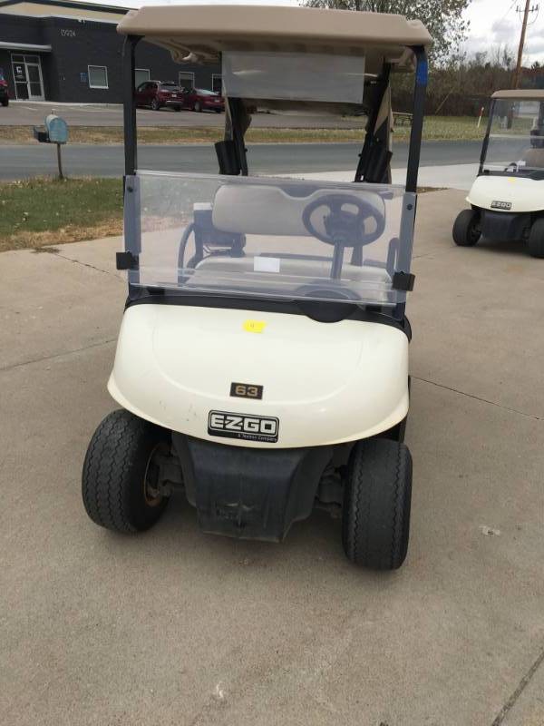 2013 - EZGO RXV GOLF CART -  2016 BATTERIES - TESTED WELL - FACTORY CHARGER - WINDSHIELD -   SERIAL NUMBER 5188821    RUNS AND DRIVES PERFECT -