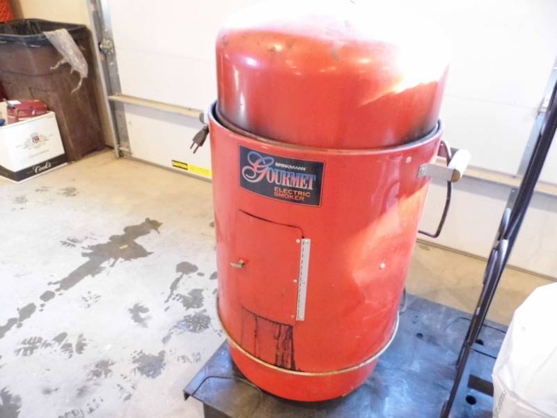 lot 11 image: Smoker